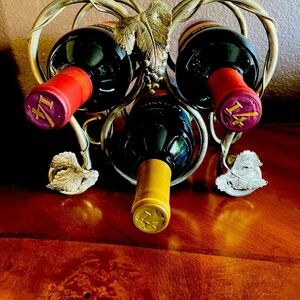 Vintage 3 Bottle Wine Rack.